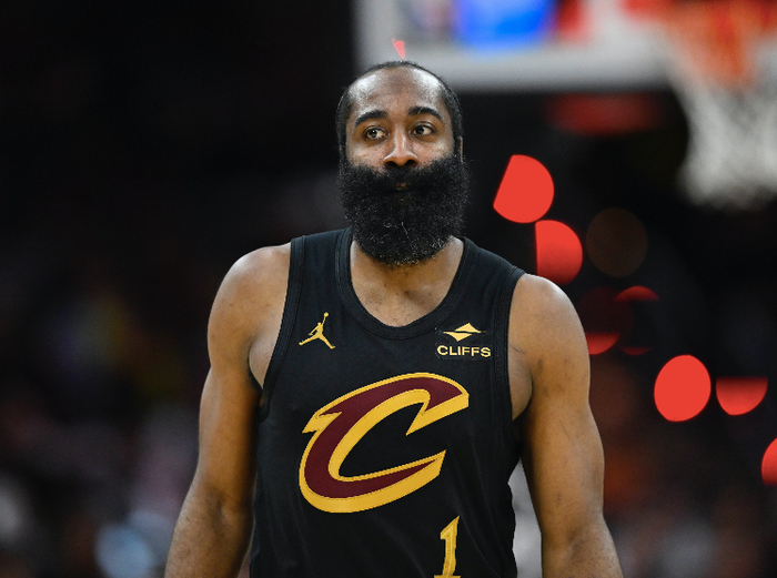 哈登生涯助攻上双场次超越詹姆斯成历史第十