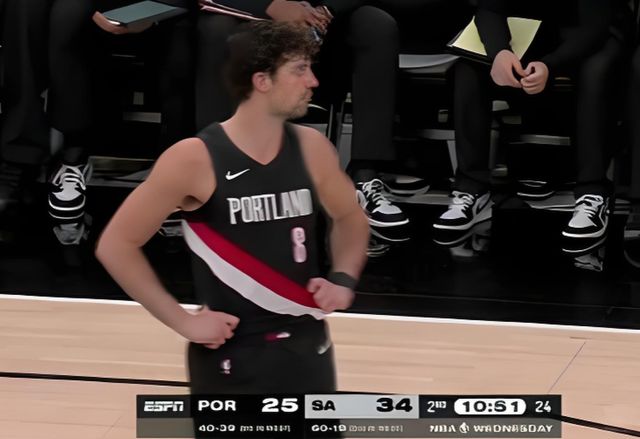 开拓者逆转马刺亨德森爆发文班伤退系列赛1-1平