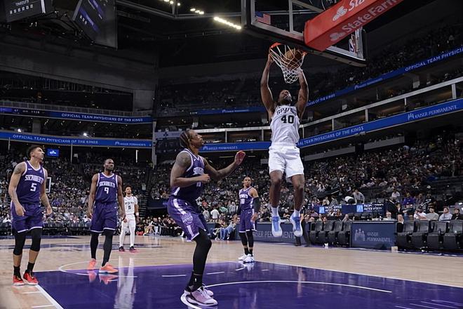 马刺大胜国王巴恩斯复出16+4+3助助队取3连胜